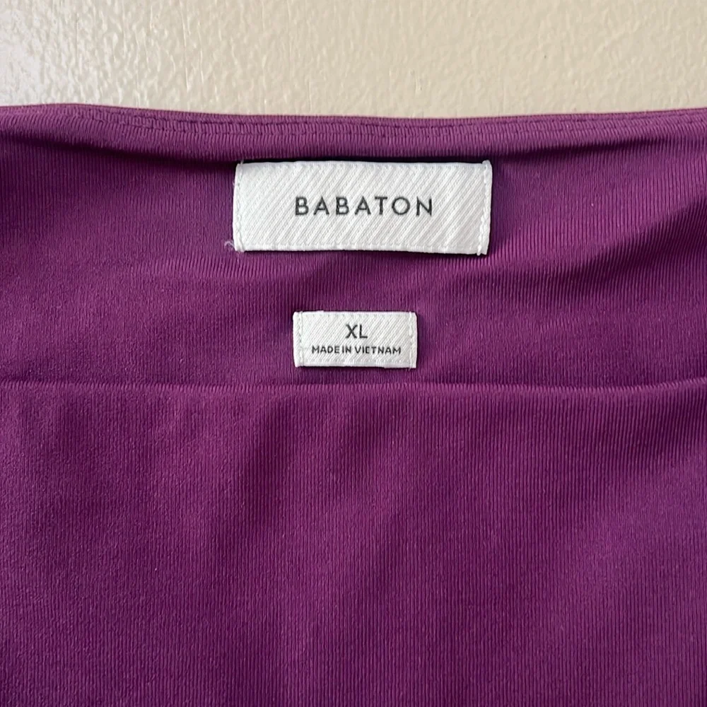 Aritzia Babaton women’s square neck Dewberry Purple Crop Top XL